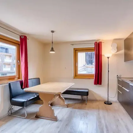 Adventure Hub: Gartenhaeusl