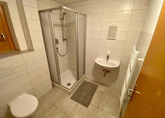 Adventure Hub: Gartenhaeusl