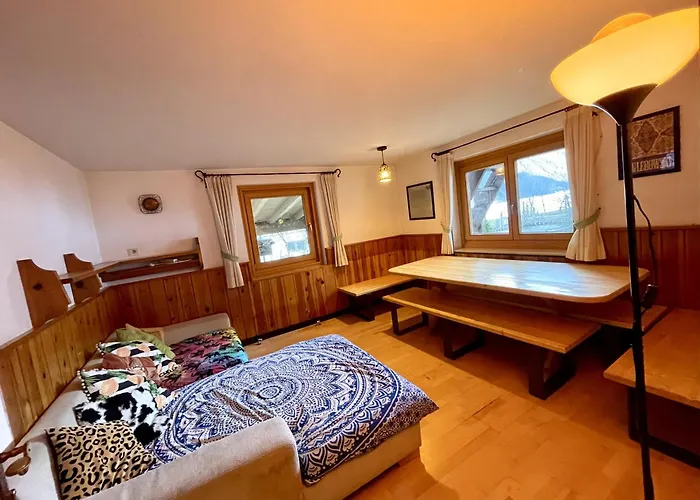 Adventure Hub: Gartenhaeusl *